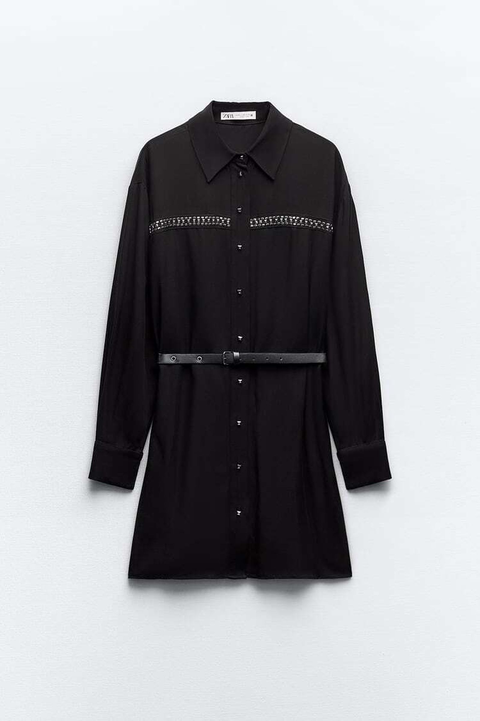 Vestido mini tachas cinturón de Zara