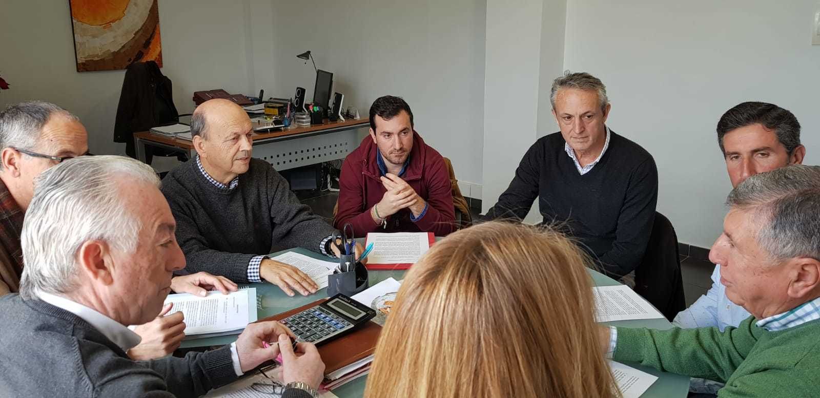 Reunión que tuvo lugar ayer de la Plataforma de Defensa de los Regadíos del Condado.