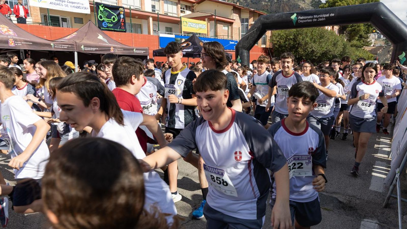 La carrera escolar de “La Gloria” que aúna inclusión y solidaridad, en imágenes