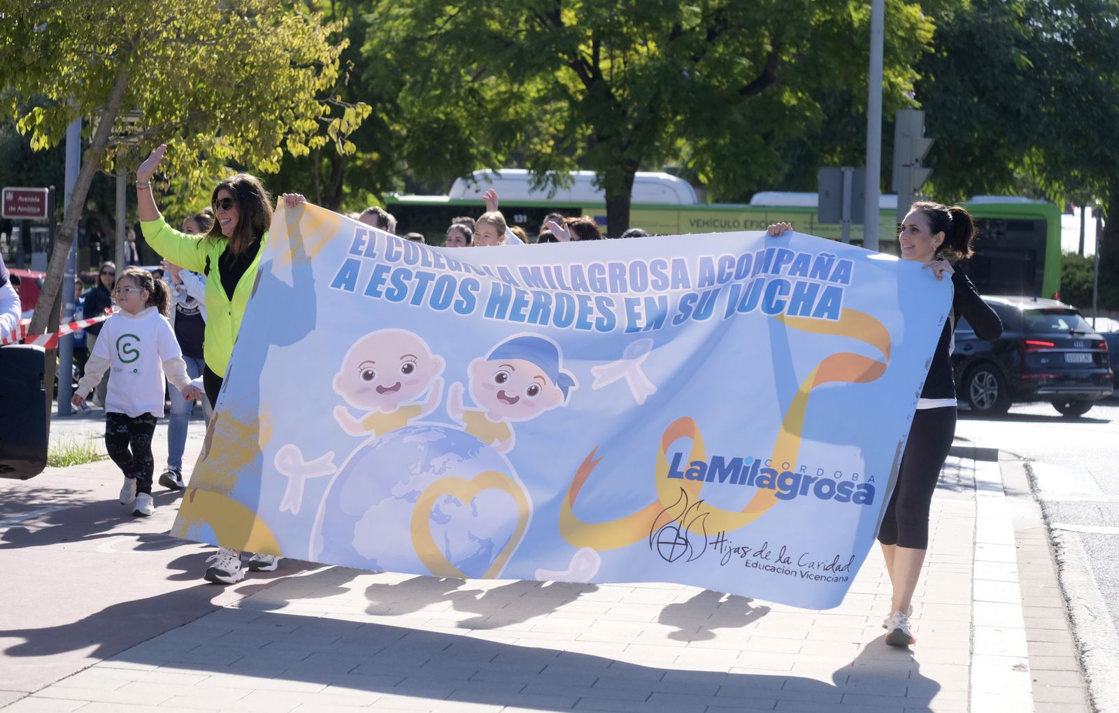 La Carrera por la Vida de la Asociación Española contra el Cáncer en Córdoba, en fotografías