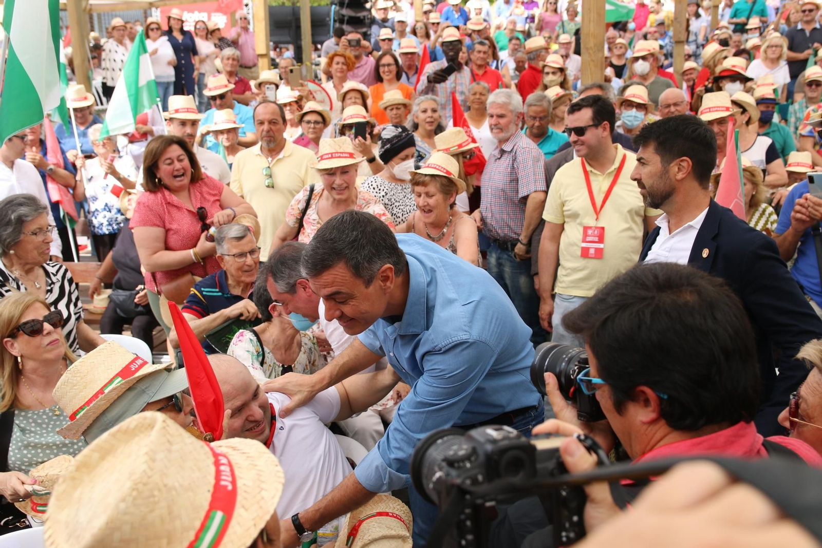 Juan Espadas comienza la campaña electoral con Pedro Sánchez, en imágenes