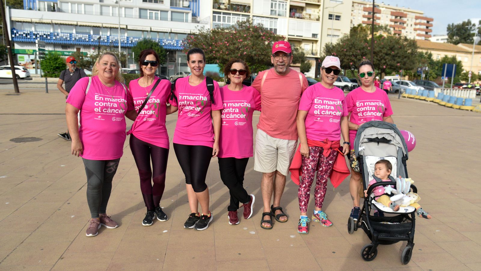 Las fotos de la Marcha contra el cáncer de mama en Algeciras