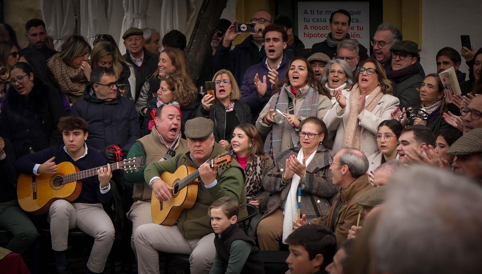 La zambomba mañanera de Jerez, en imágenes