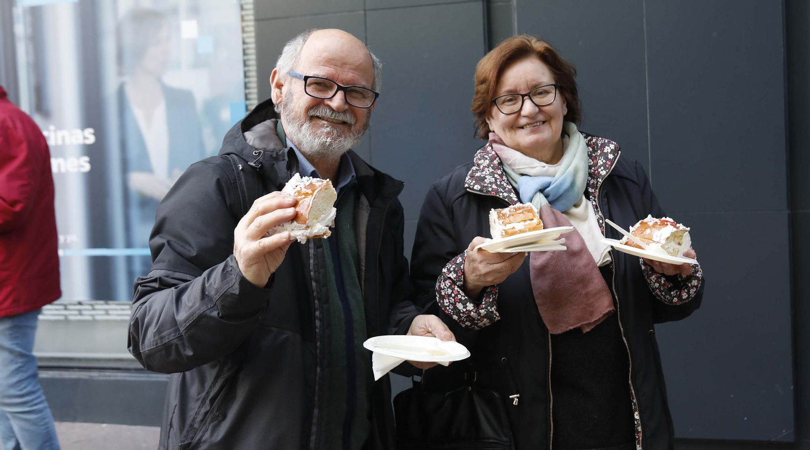 Fotos del roscón de Reyes solidario de Apymeal en Algeciras