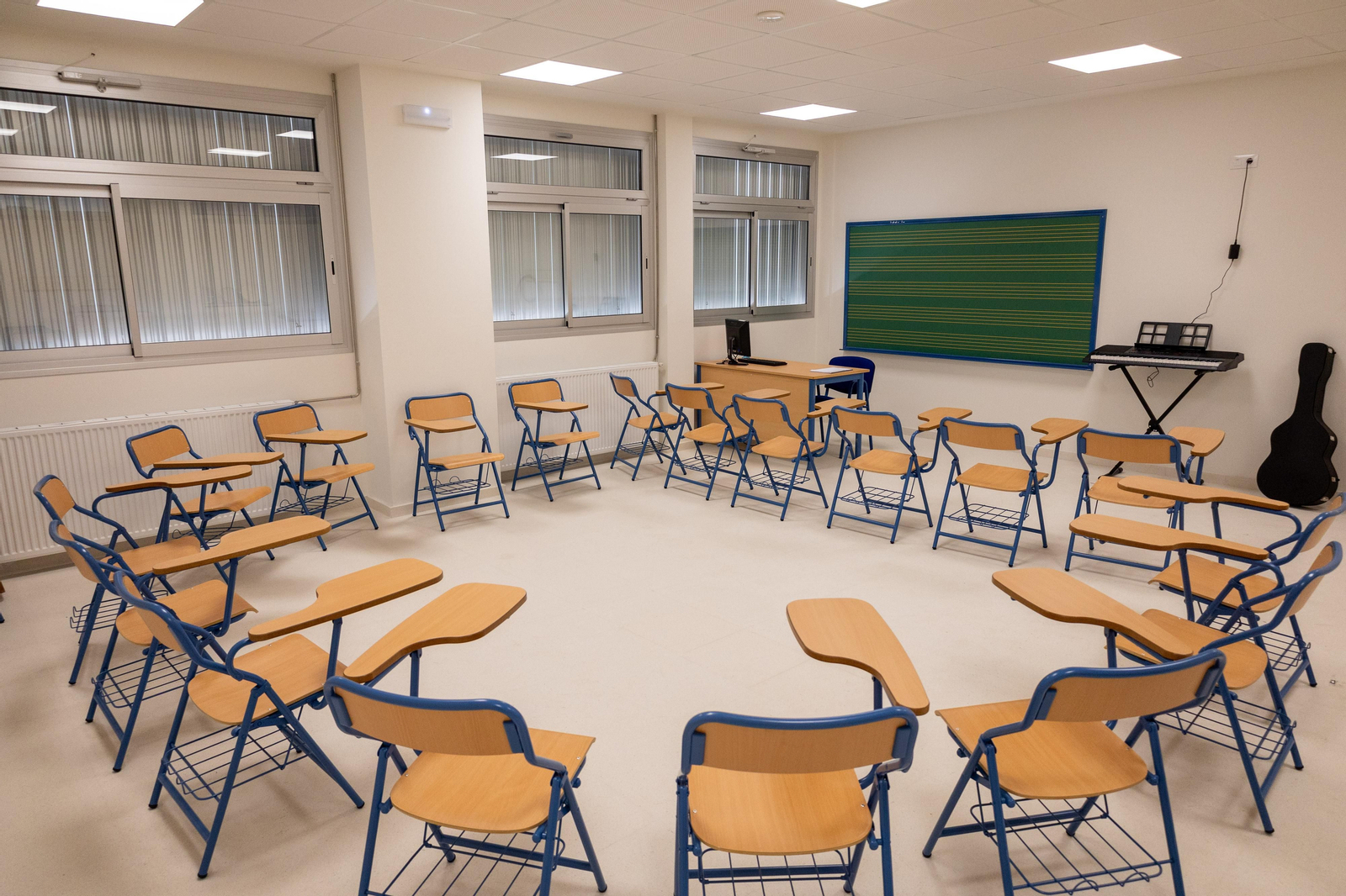 Un recorrido en imágenes por el interior del nuevo colegio del Ensanche Sur en Huelva