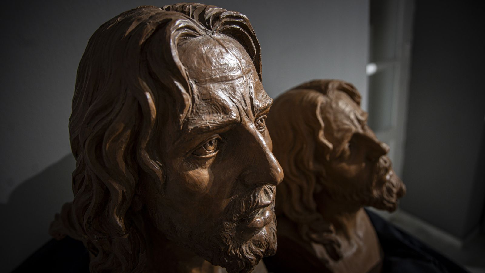 Las imágenes de «El sueño de un niño», la exposición del imaginero Luis González Rey en Cádiz