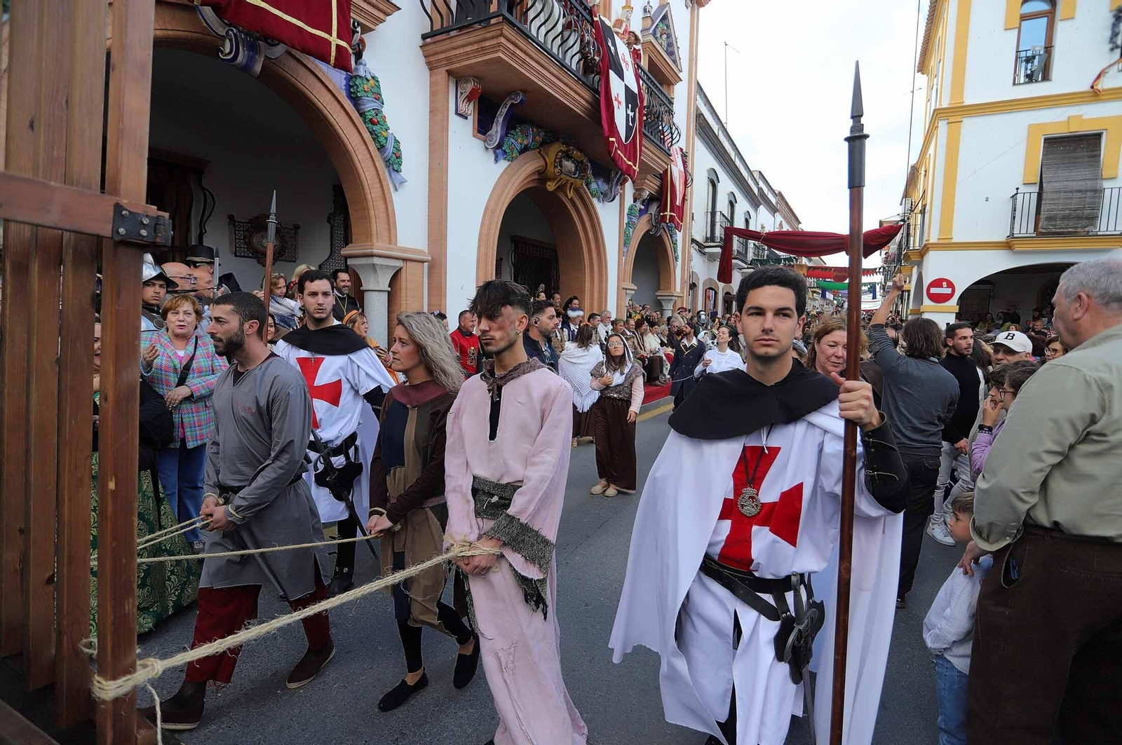 Imágenes del gran ambiente en la Feria Medieval de Palos de la Frontera, Huelva