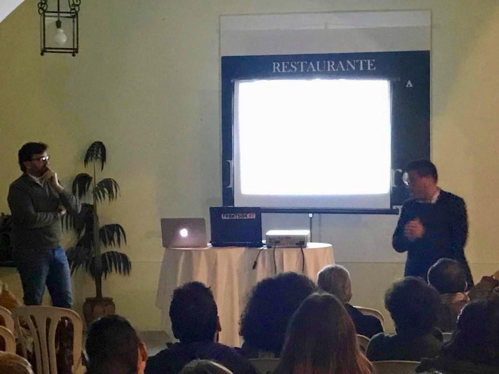 Un momento de la asamblea celebrada por el colectivo la pasada semana para perfilar sus nuevos proyectos.