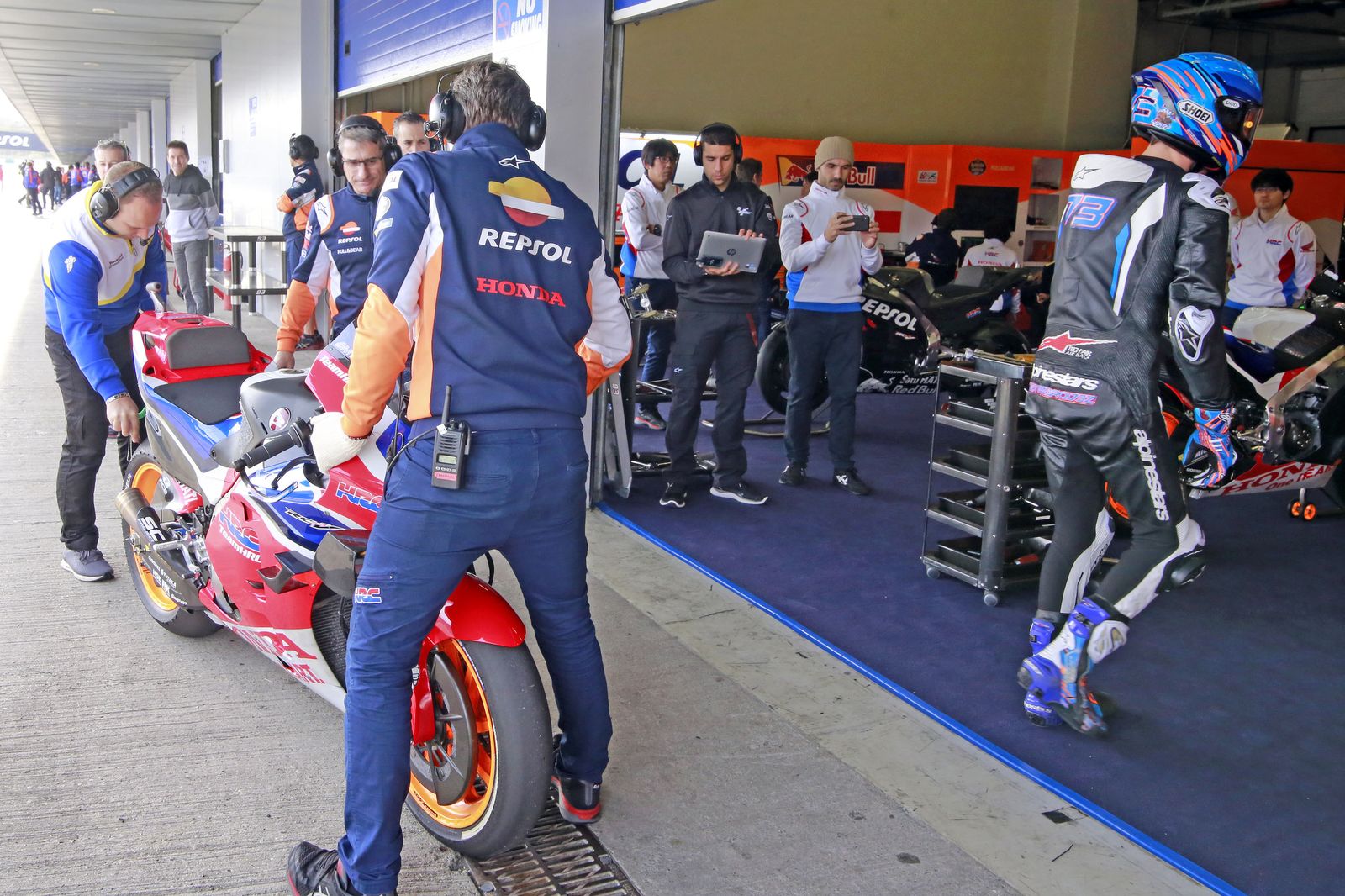 Primer día de los equipos de MotoGP en Jerez