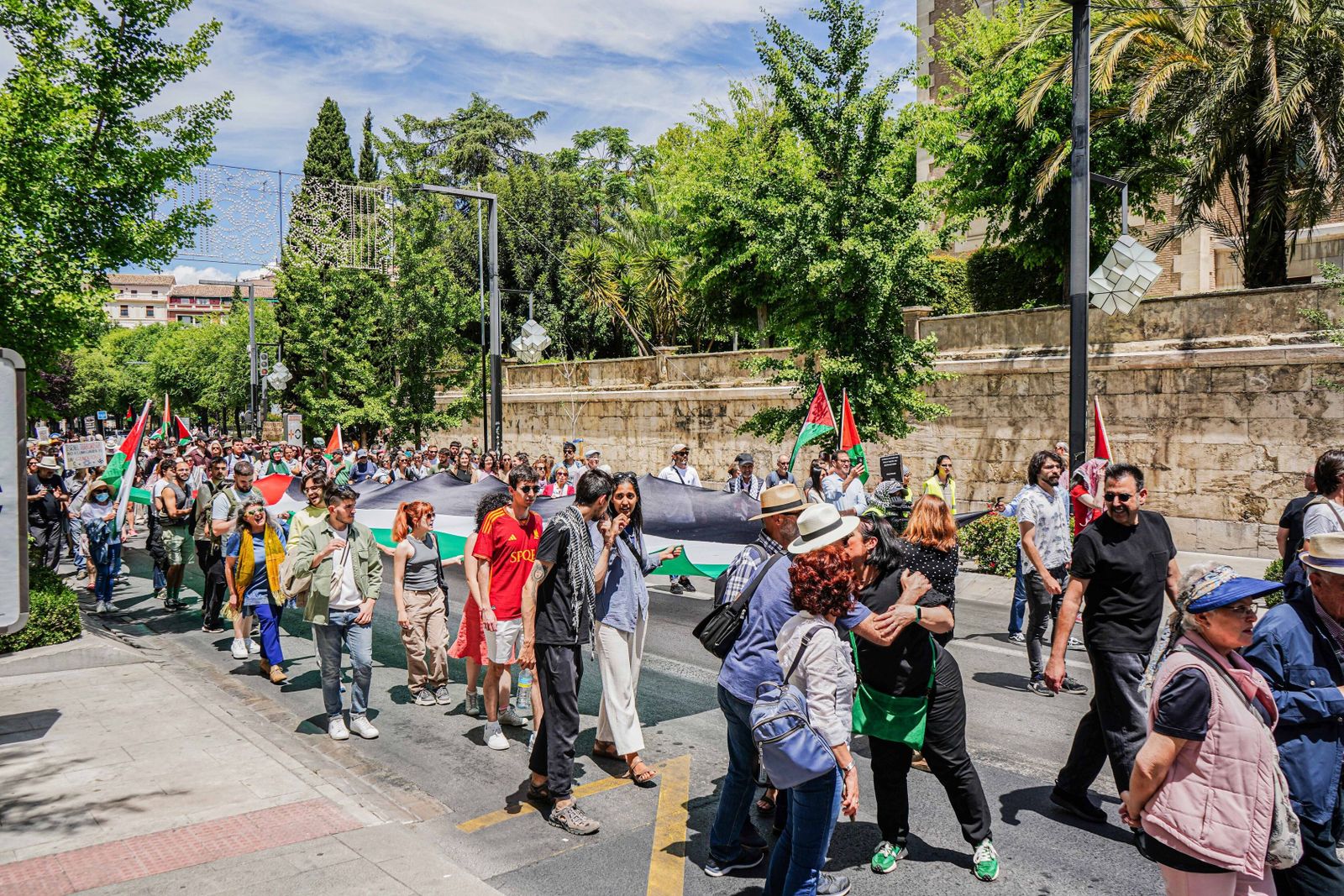 Las mejores imágenes de la manifestación contra el comercio de armas y relaciones con Israel en Granada