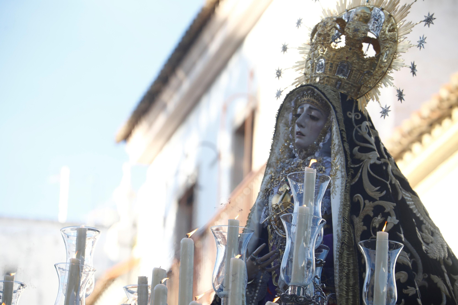 Viernes Santo en Córdoba: la procesión de los Dolores, en imágenes