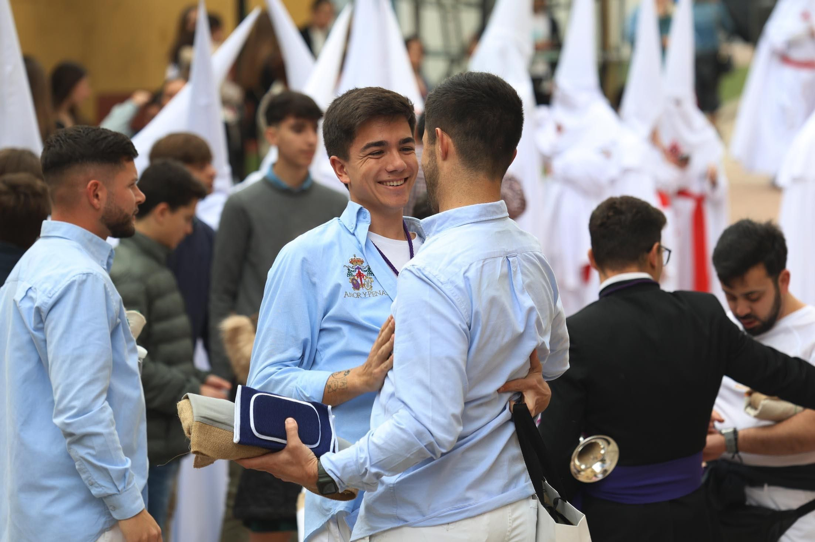 Las mejores imágenes del Lunes Santo en Huelva: Hermandad de las Tres Caídas