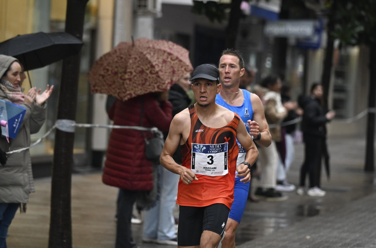 El paso de la Media Maratón de Córdoba 2025 por el centro de la ciudad