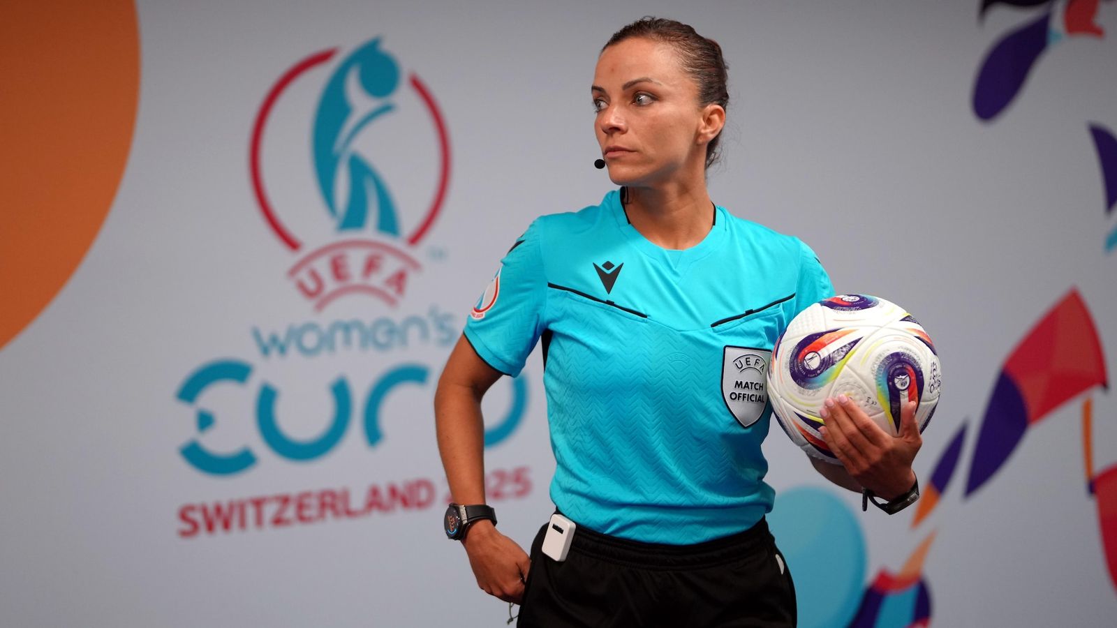 Marta Huerta, antes de un partido de la Eurocopa femenina del año pasado.