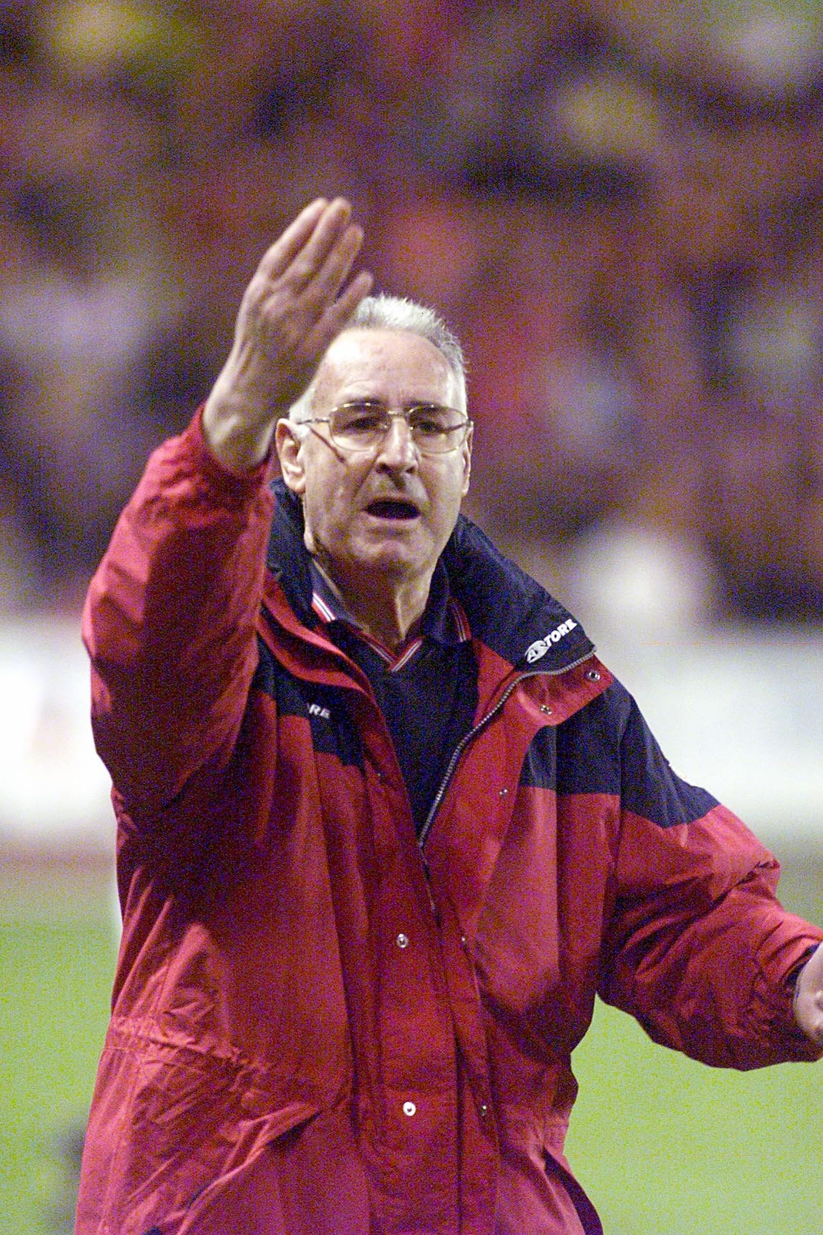 Vicente Cantatore, en la temporada 2000-01 al frente del Sporting de Gijón.