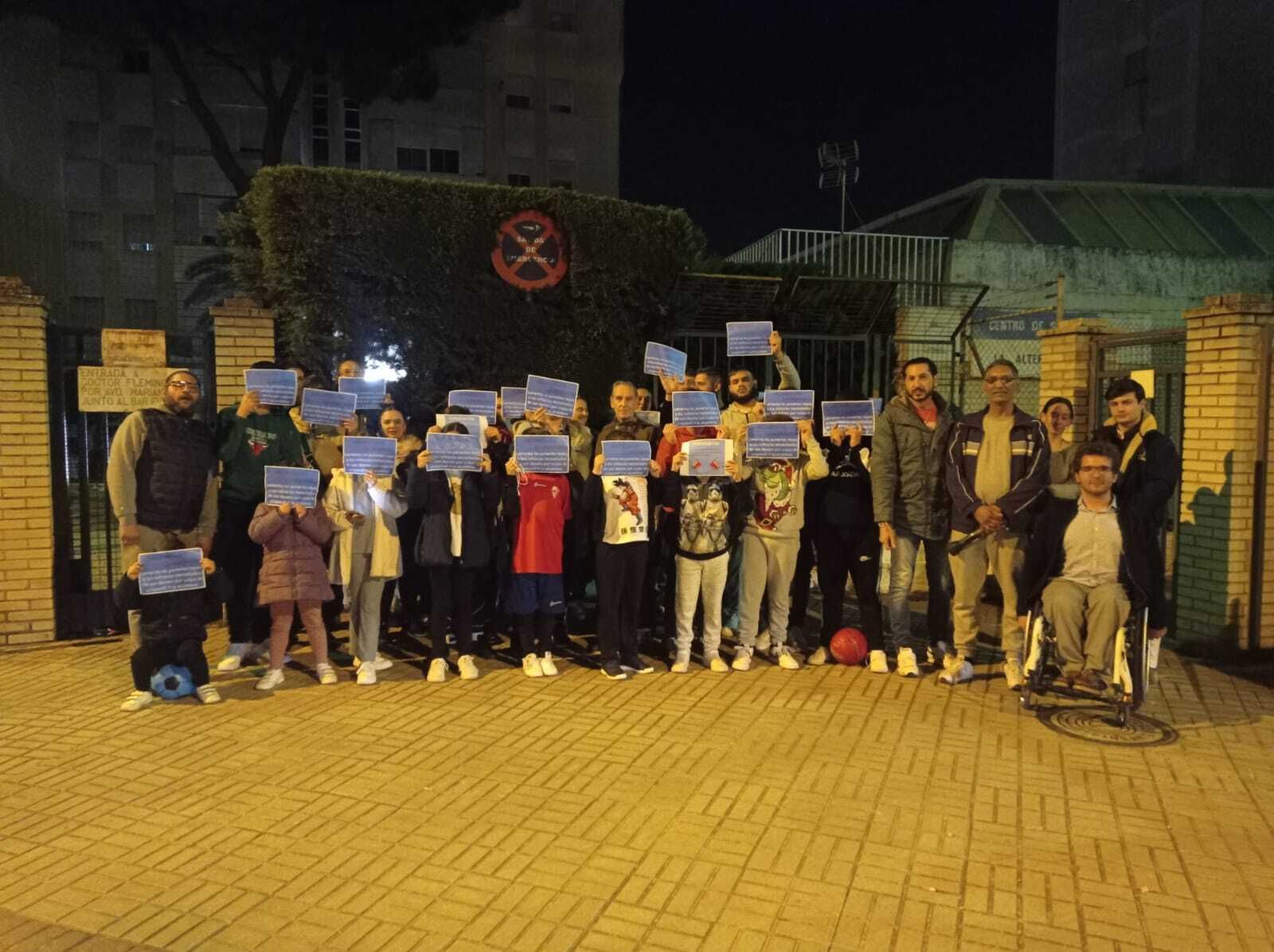 Vecinos de San Benito protestan por la falta de una sede para la asociación