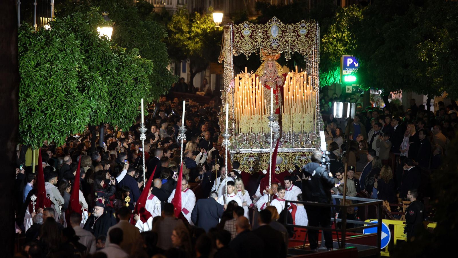 El palio de María Santísima del Refugio, de la Hermandad de la Paz de Fátima, el pasado Lunes Santo.