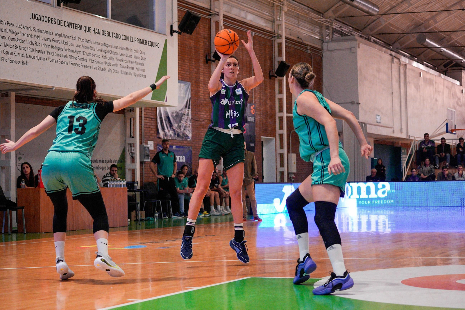 El Unicaja Mijas se impone en un gran derbi malagueño (87-70)