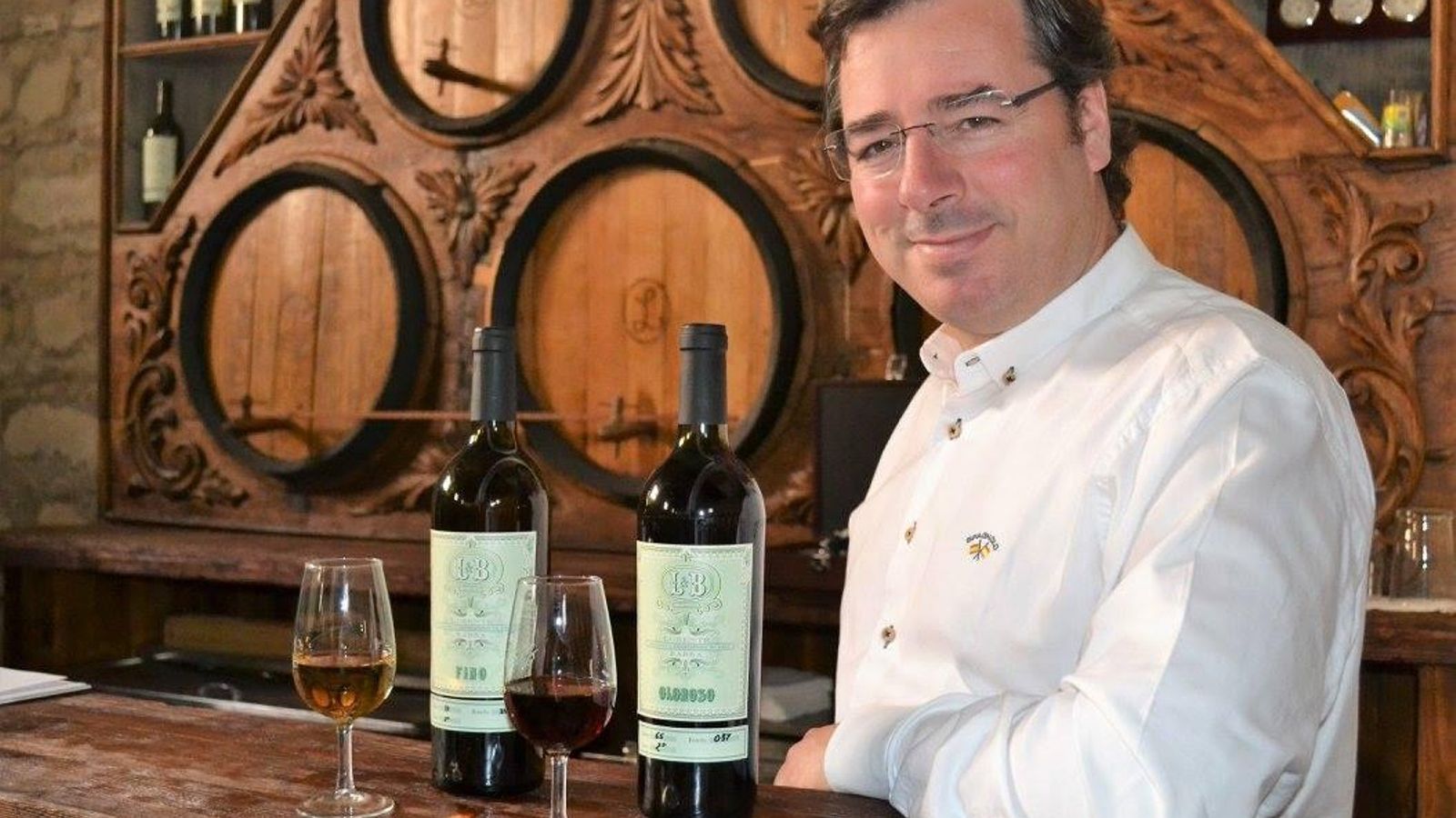 Mauricio Lorente Sánchez en su faceta de bodeguero. Mauricio Lorente Sánchez en su faceta de bodeguero.