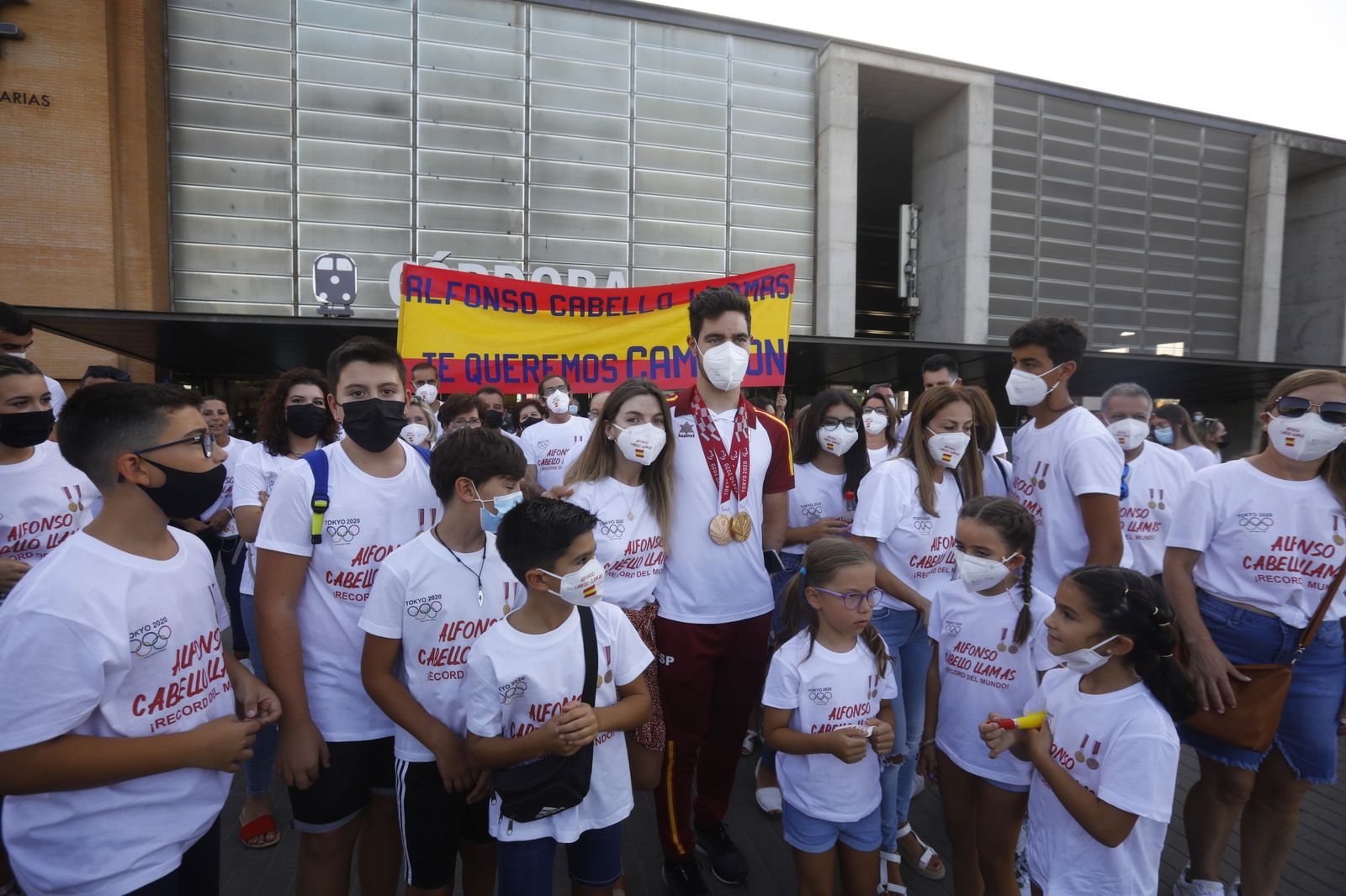 El recibimiento a Alfonso Cabello en Córdoba, en imágenes