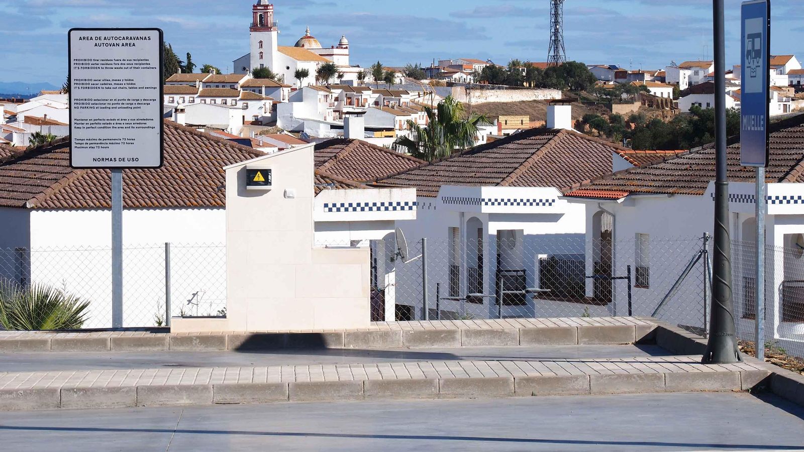 El área de Puebla de Guzmán ofrece todos los servicios y unas excelentes vistas del municipio