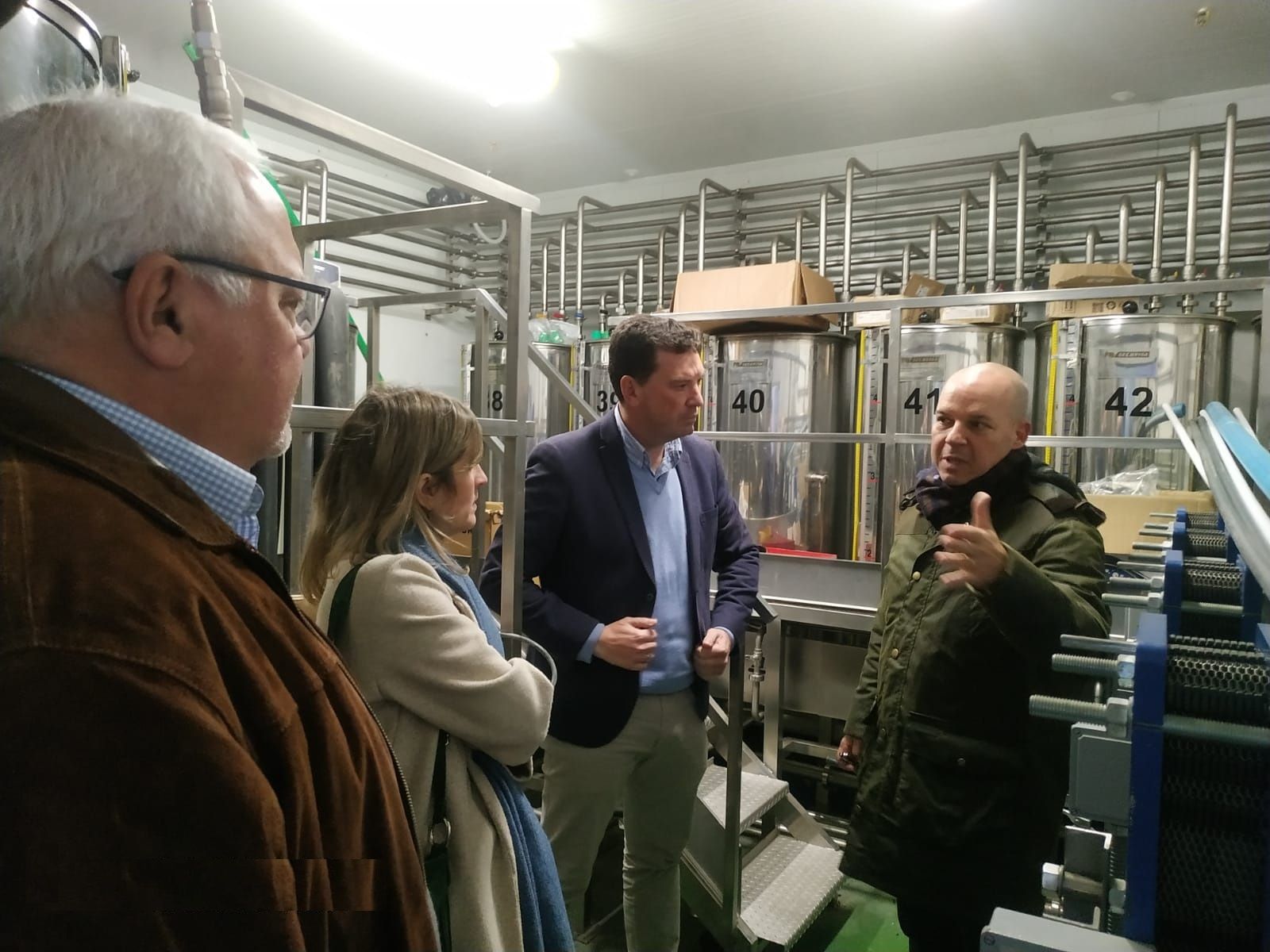 Alberto Santana visita la empresa Laboratorios Demoestéticos, SA  (Instituto Español).