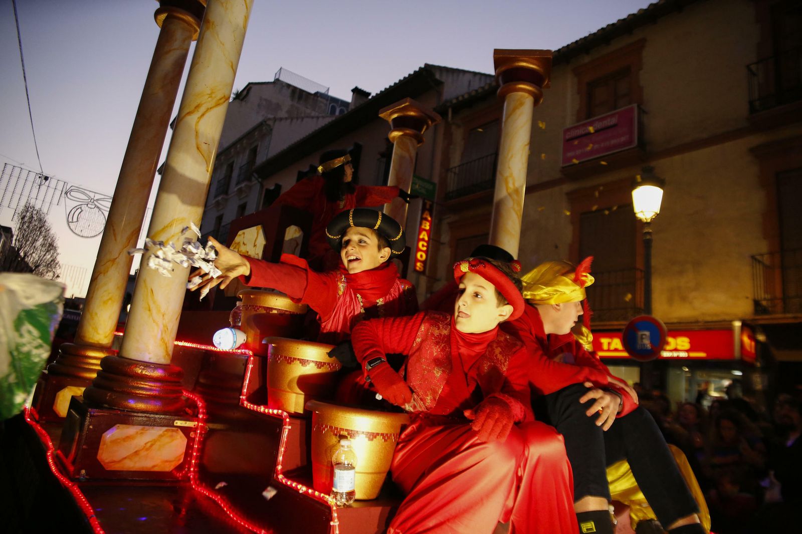 Todas las imágenes de la Cabalgata de Reyes de Granada