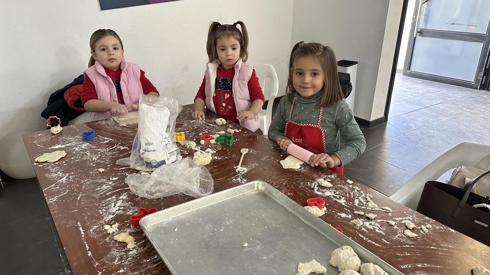 Los más pequeños también demostraron su pericia en la elaboración de las empanadas.