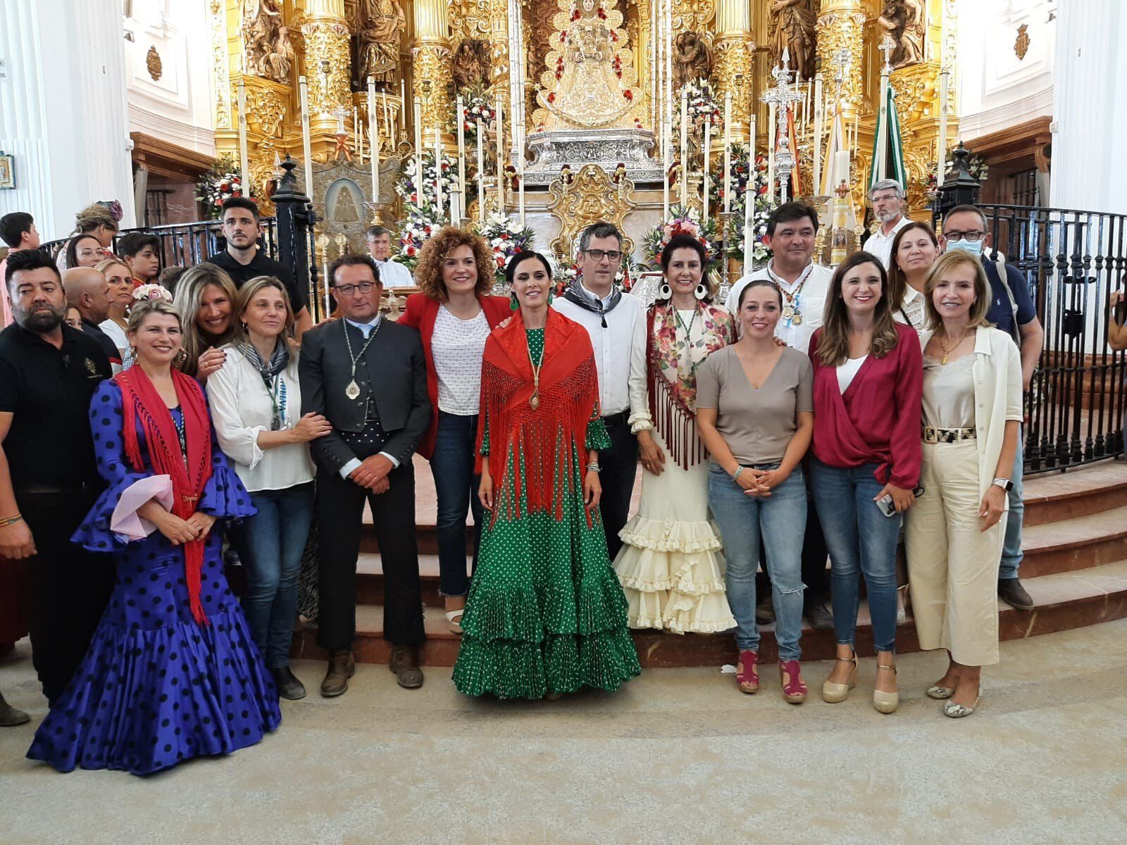 Félix Bolaños inauguró las visitas de políticos al Rocío.