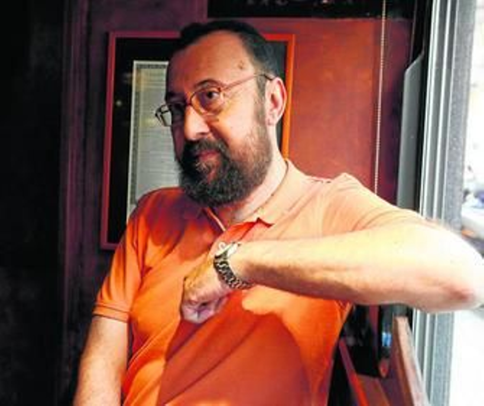 Hipólito G. Navarro (Huelva, 1961) publica su primer libro de inéditos en 12 años.