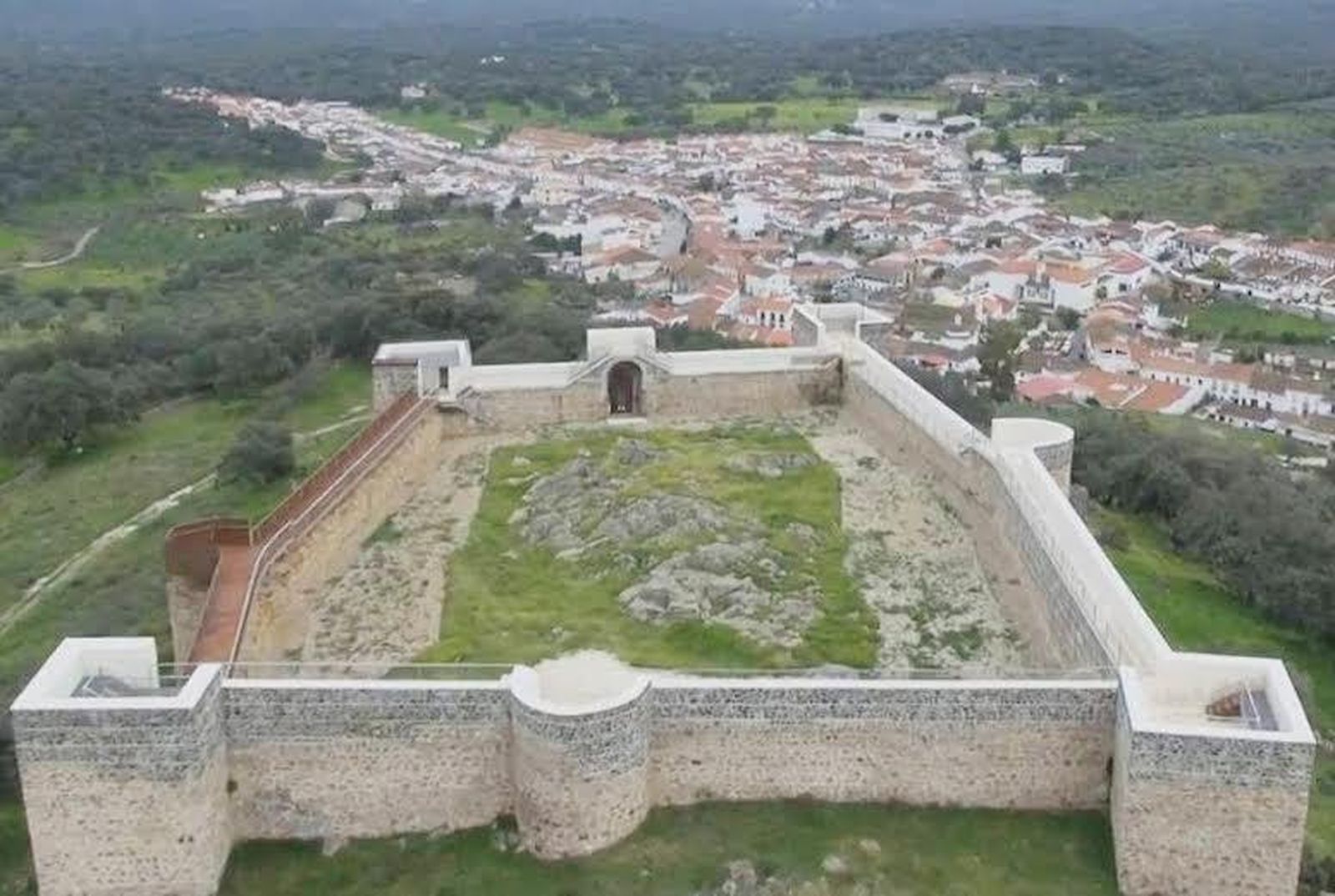 Vista panorámica del municipio serrano de Cala