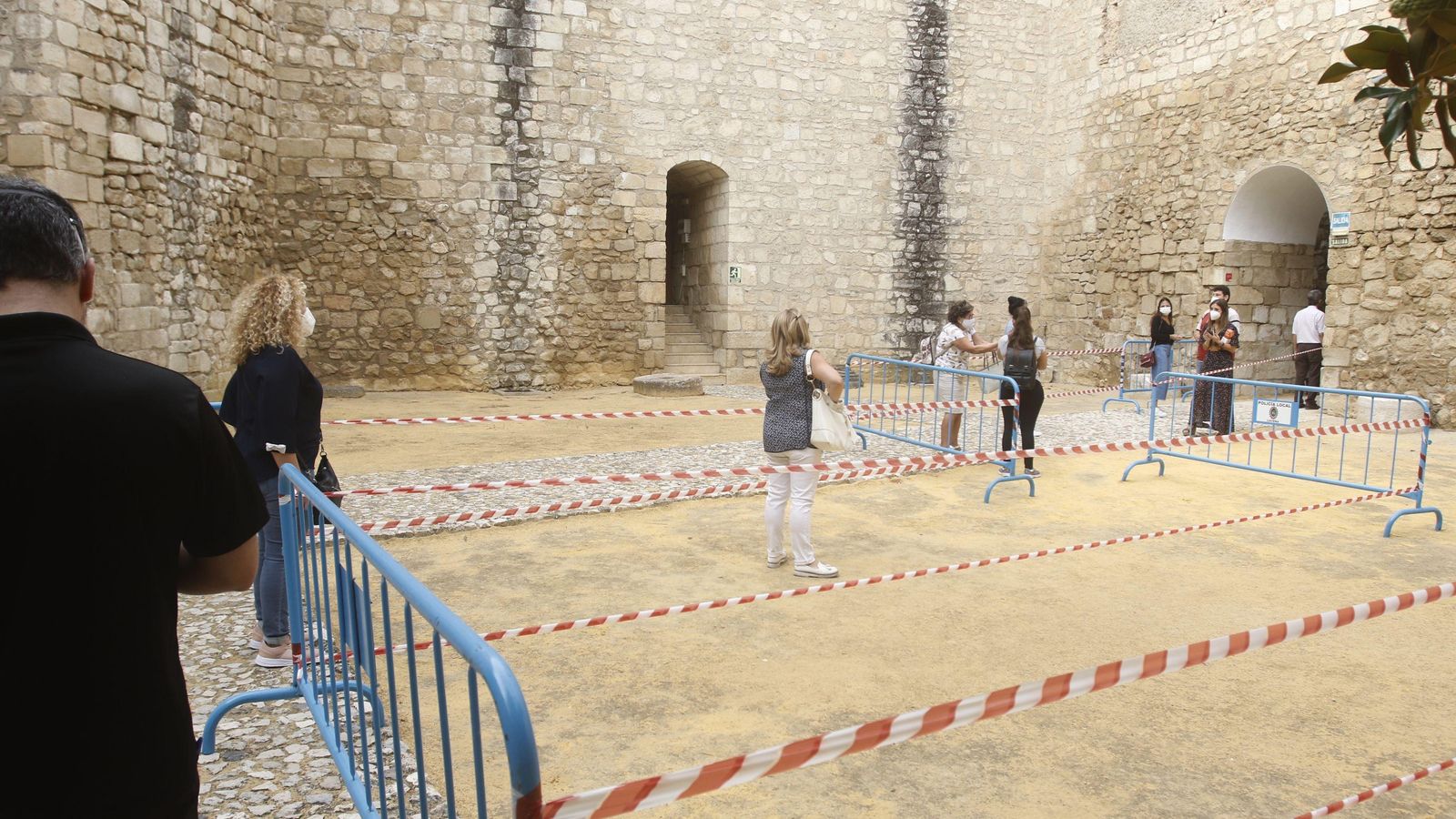 Colas en el Castillo del Moral. Colas en el Castillo del Moral.