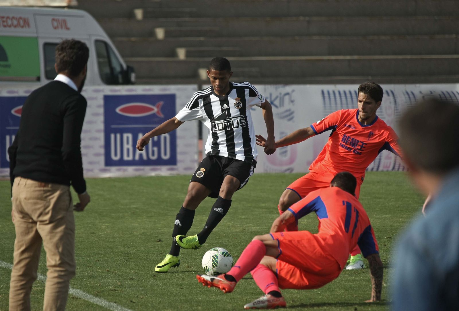 Las imágenes del Balona-Granada B