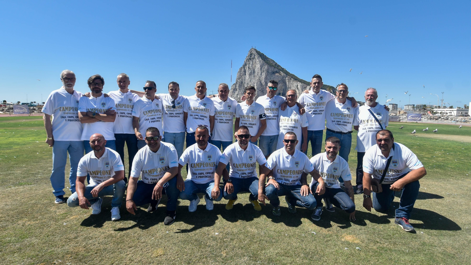 Las fotos del acto homenaje  del Recreativo Linense CF a la plantilla de la temporada 87-88