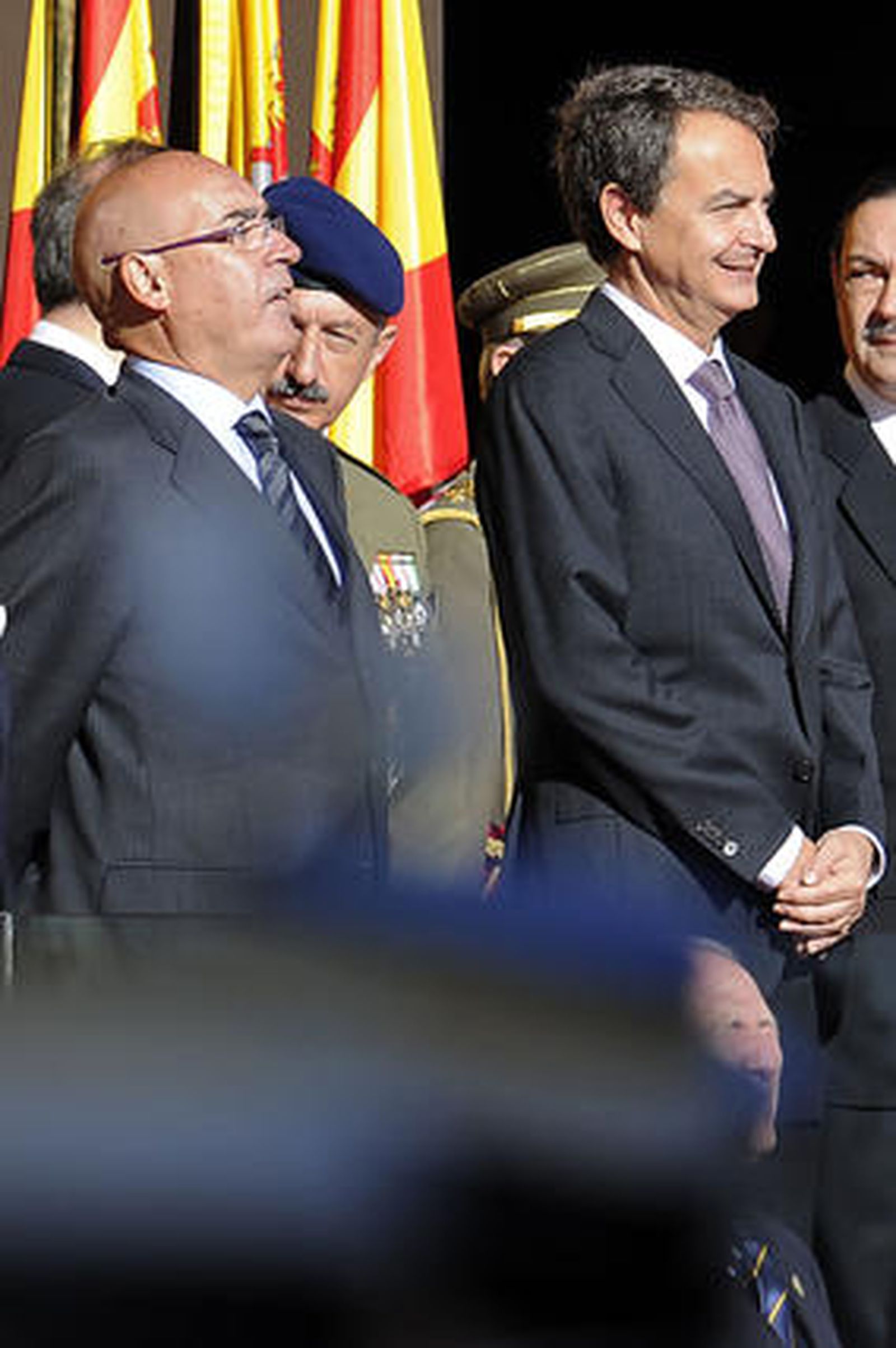 Desfile militar con motivo del día de la Fiesta Nacional. / EFE