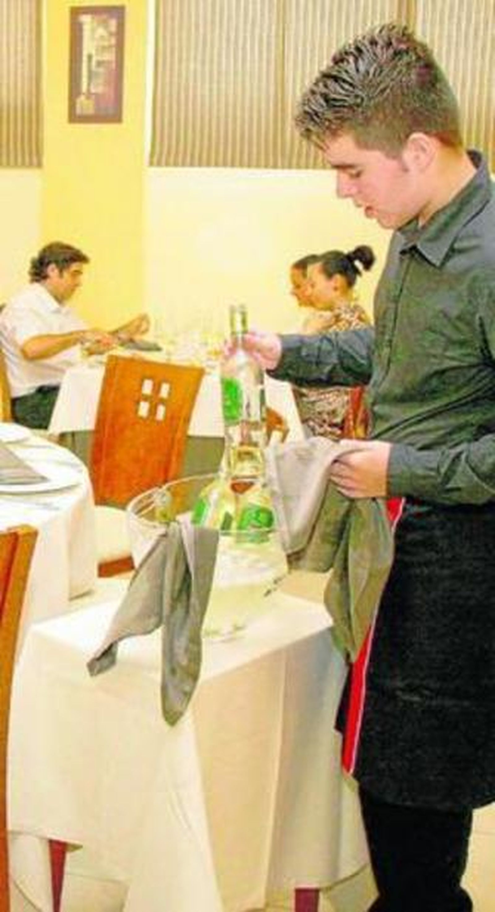 La Semana Santa no da tregua al paro en abril, que crece en 764 personas