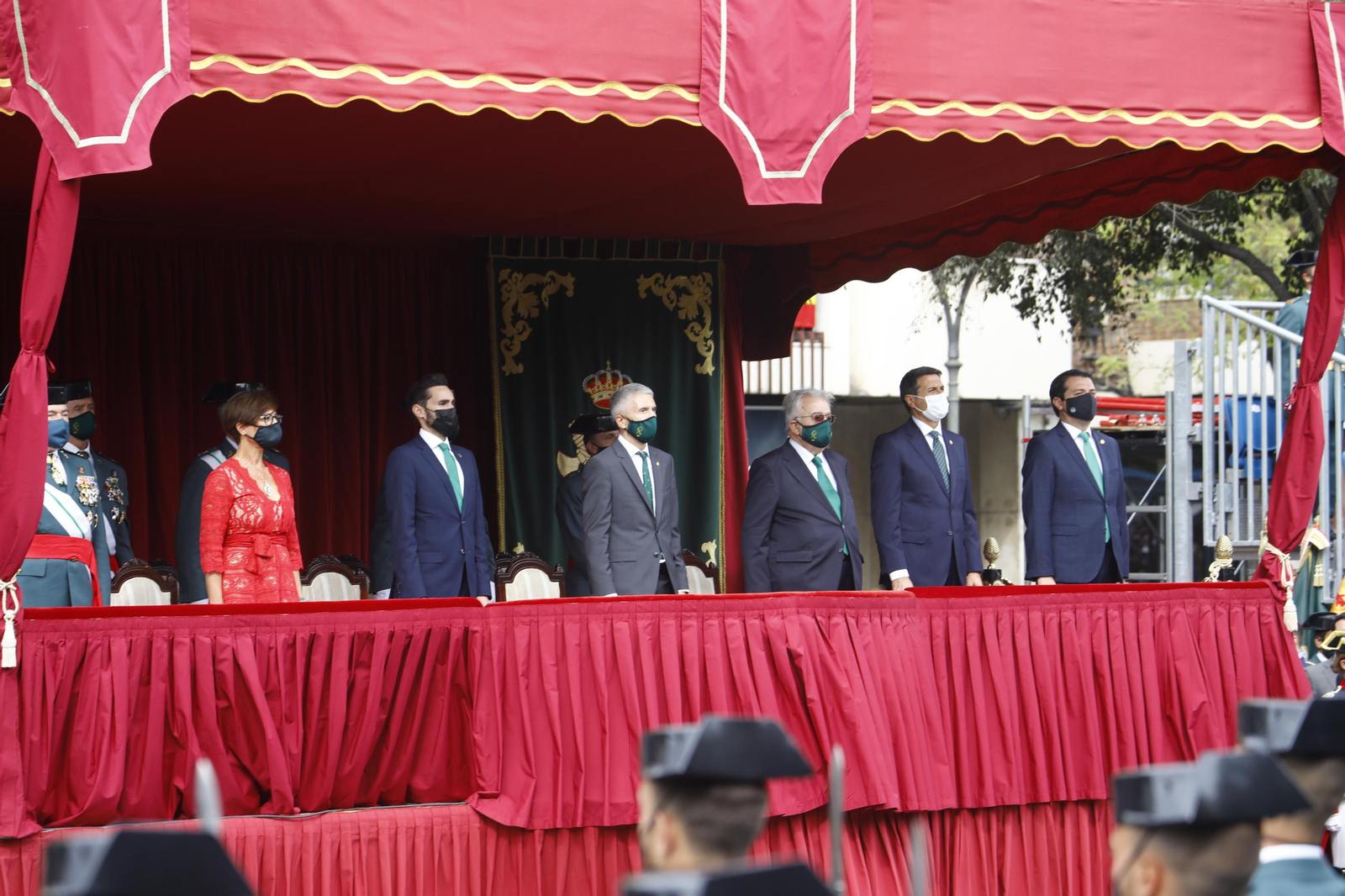 El desfile por la celebración de la semana de la Guardia Civil en Córdoba, en fotografías