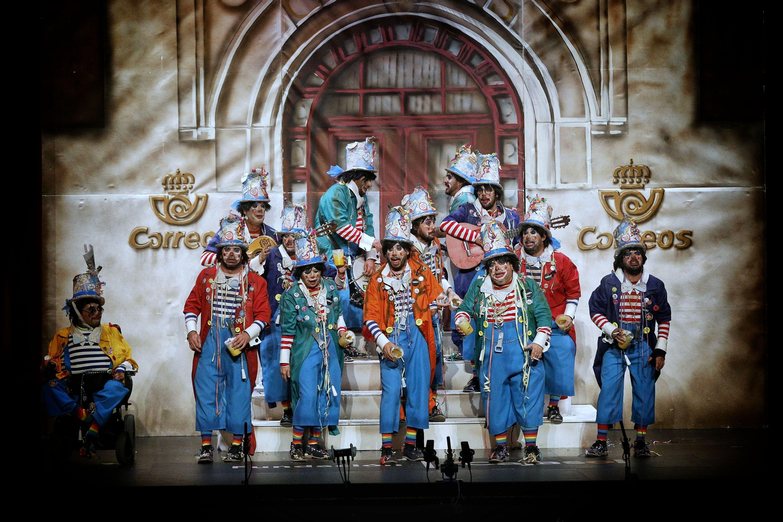 La chirigota ganadora de 2023 'Amoscuchá, chirigota callejera'.