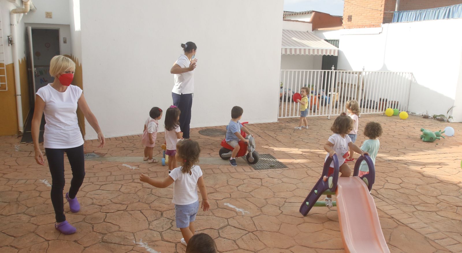 Fotogalería: Primer día de los pequeños cordobeses en las guarderías