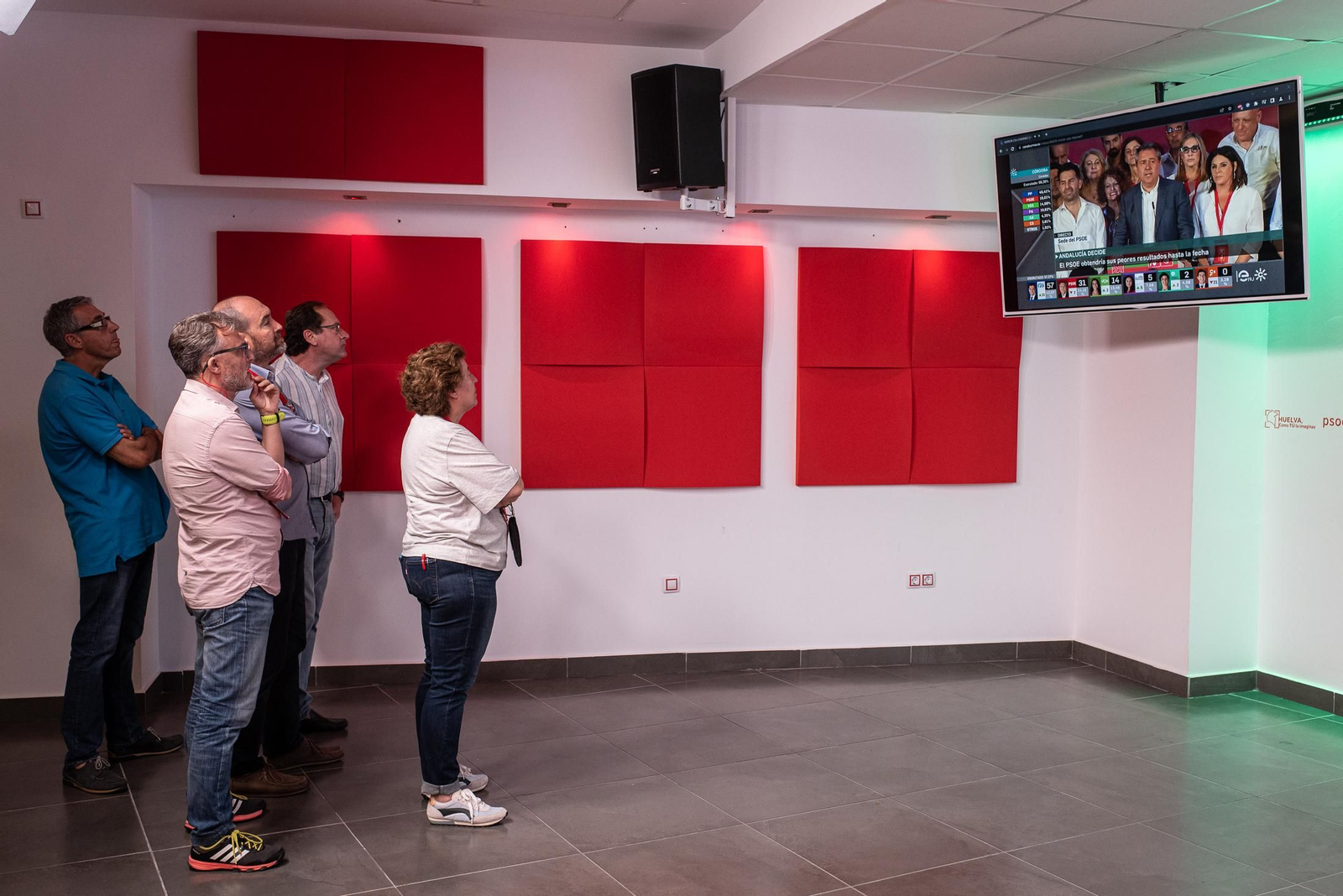 Imágenes: Así se ha vivido la noche electoral en la sede del PSOE en Huelva