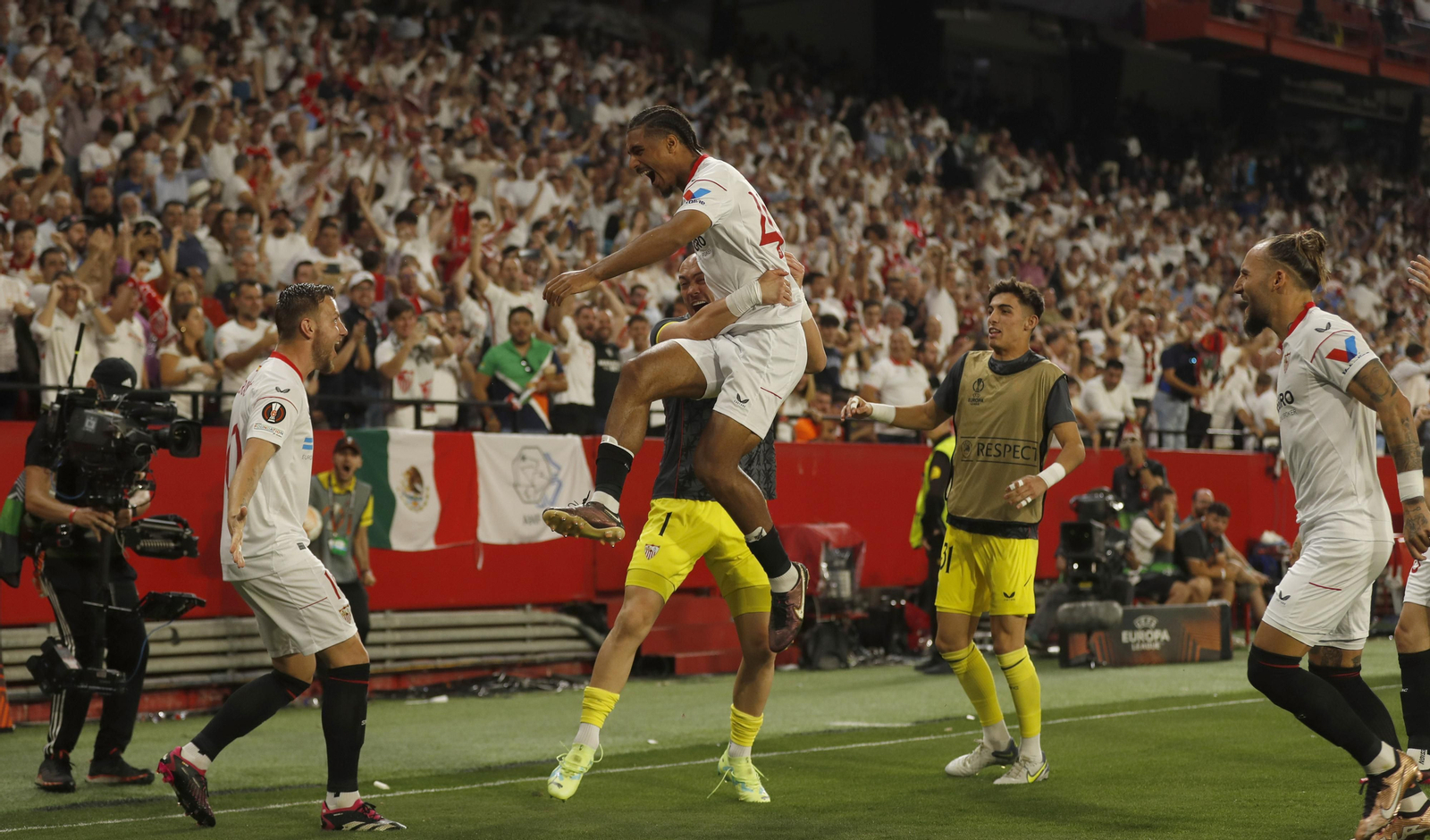 Las fotos del Sevilla-Manchester