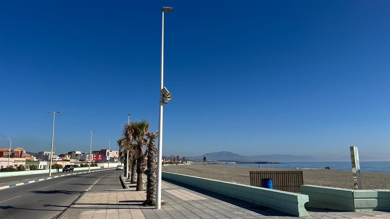 Megafonía en las playas de La Línea, parte de los sistemas de emergencias existentes