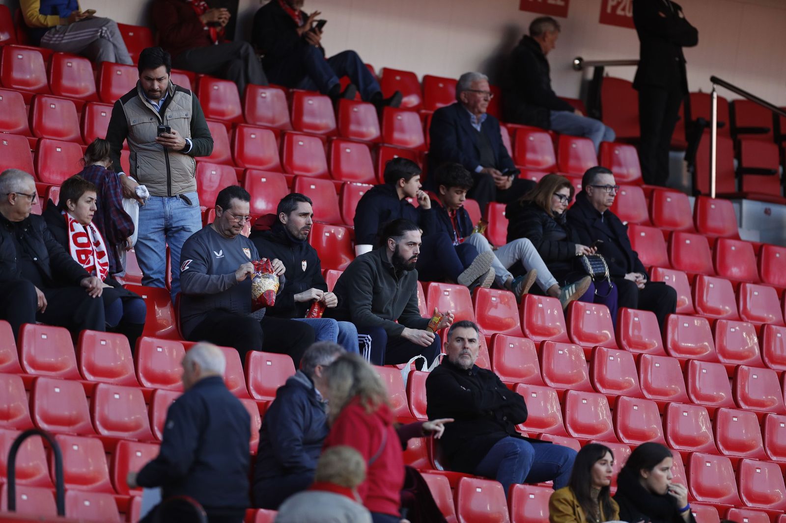 Búscate en las fotos del Sevilla FC - Alavés