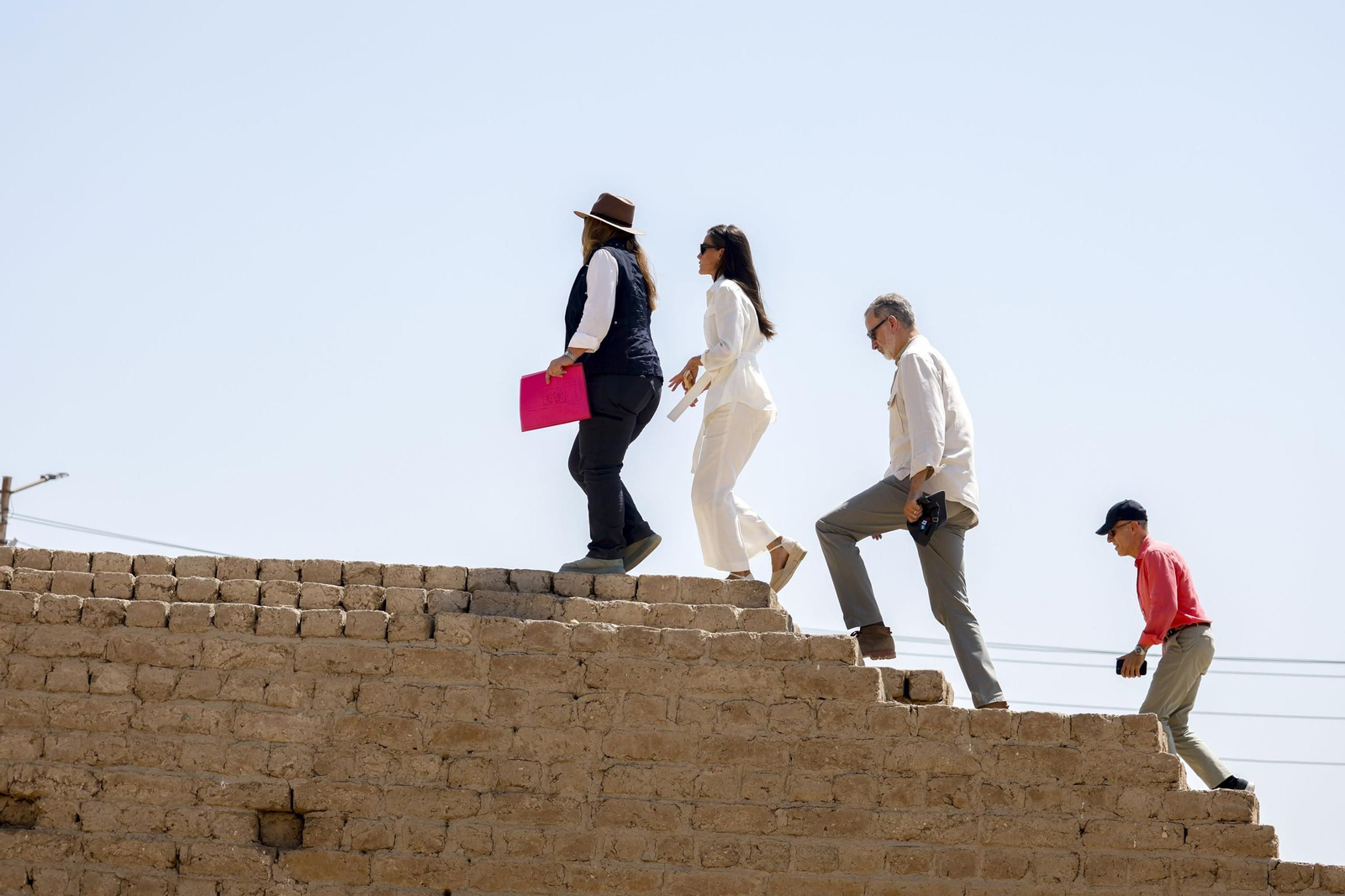 Las fotos de la visita de don Felipe y doña Letizia al Valle de los Reyes de Egipto, en Luxor