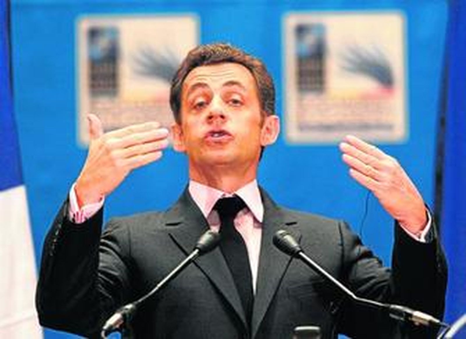 El presidente francés, Nicolas Sarkozy, durante una conferencia de prensa en Bucarest.