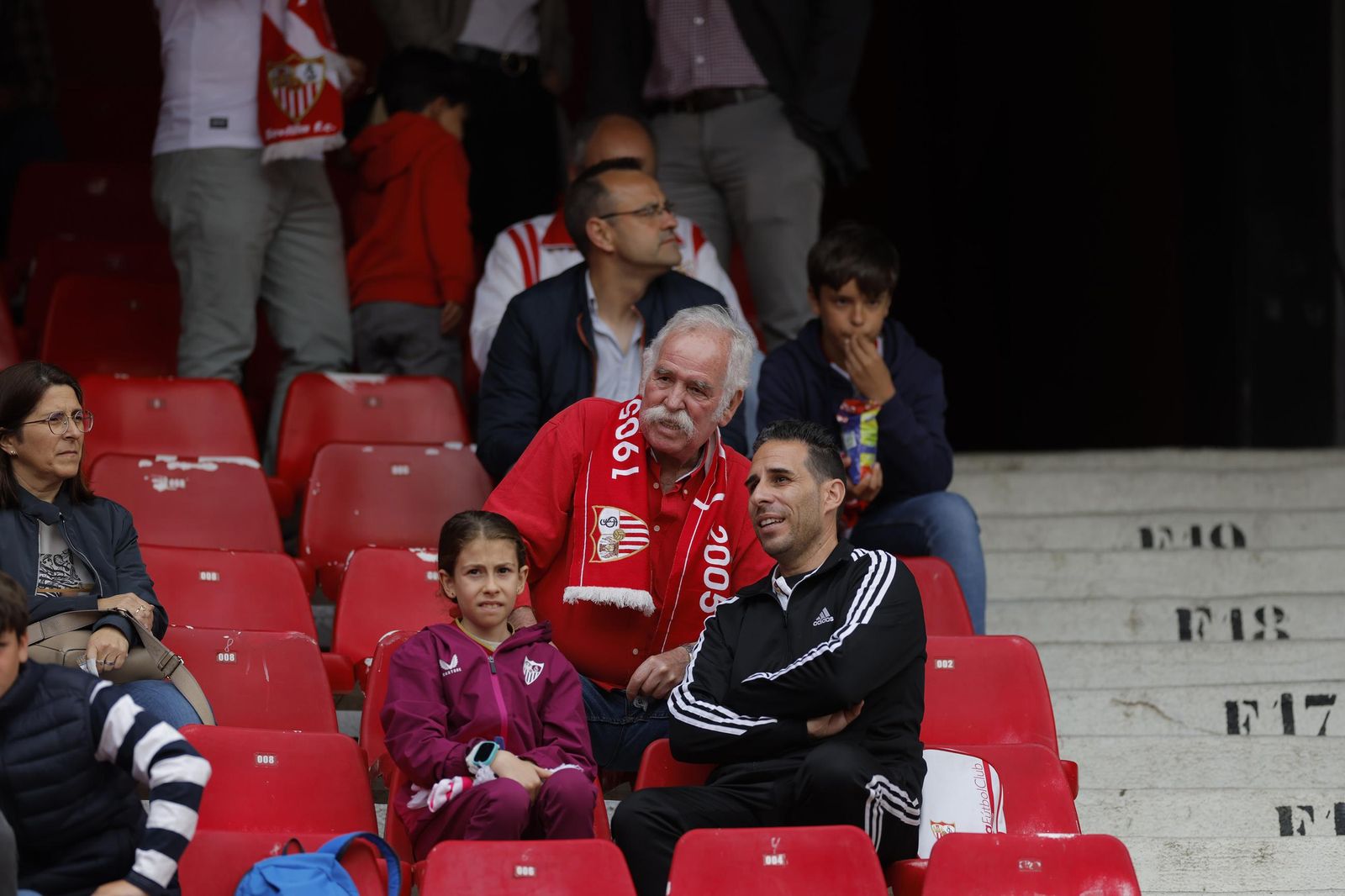 Búscate en las fotos del Sevilla FC - Leganés