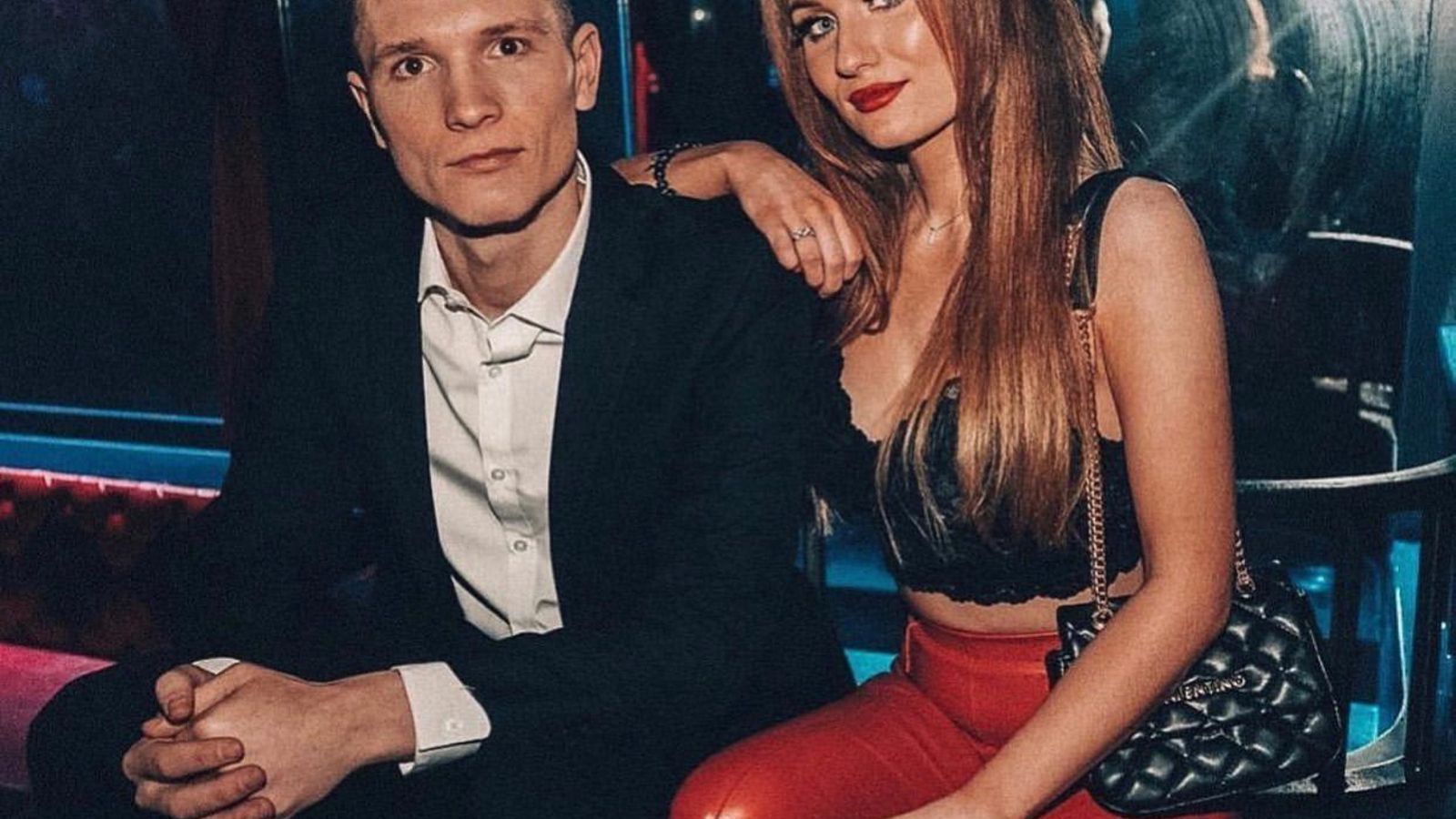 Ryan Burge espera una operación de tobillo y tiene varios negocios.