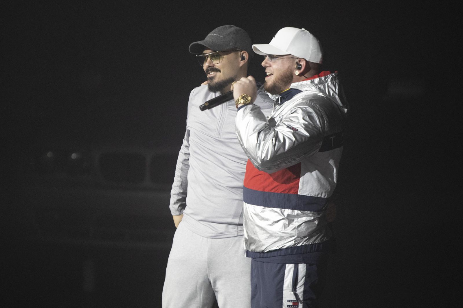 Dellafuente vuelve a tocar la cúspide en su segundo concierto en Granada, en imágenes