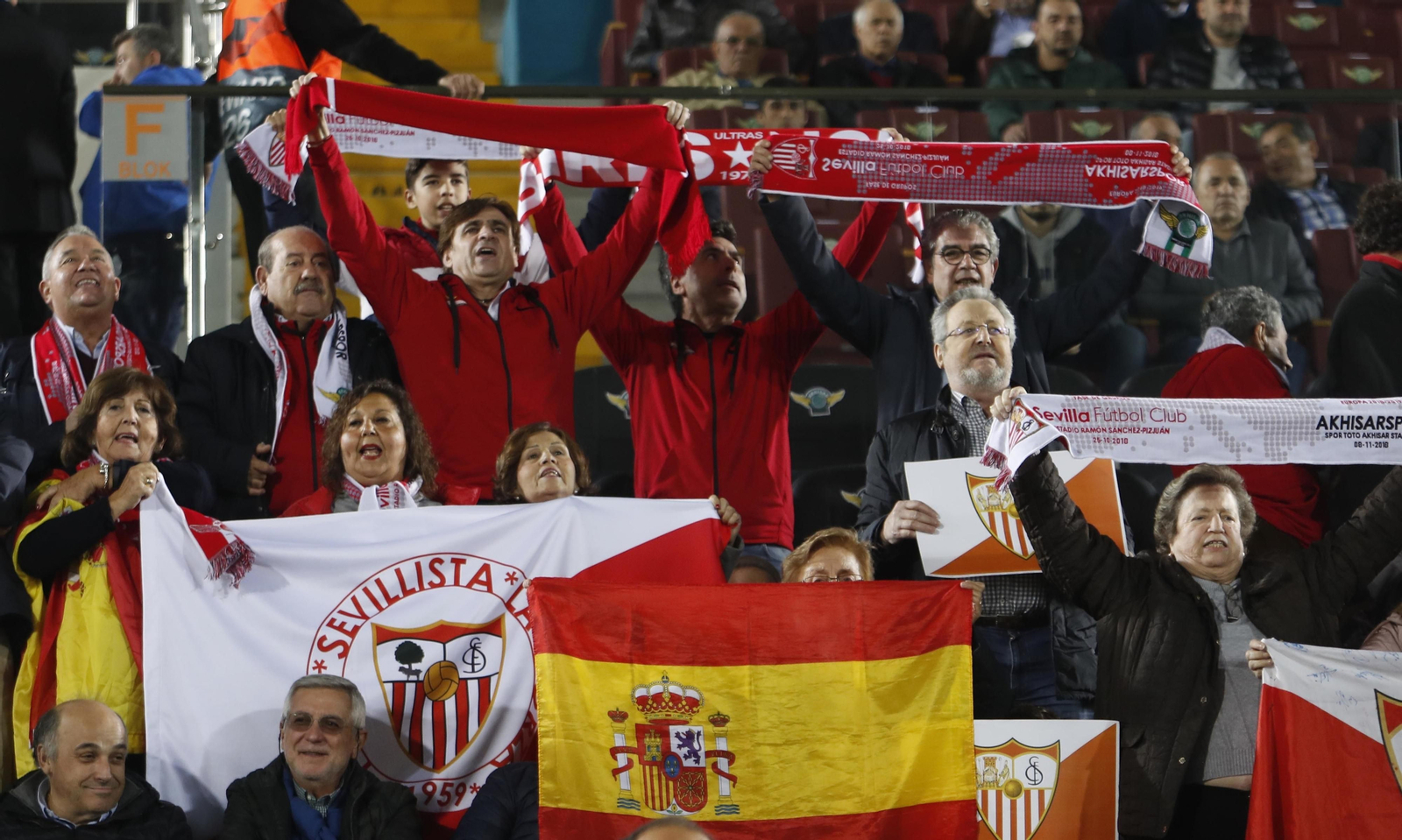 Las imágenes del Akhisar-Sevilla