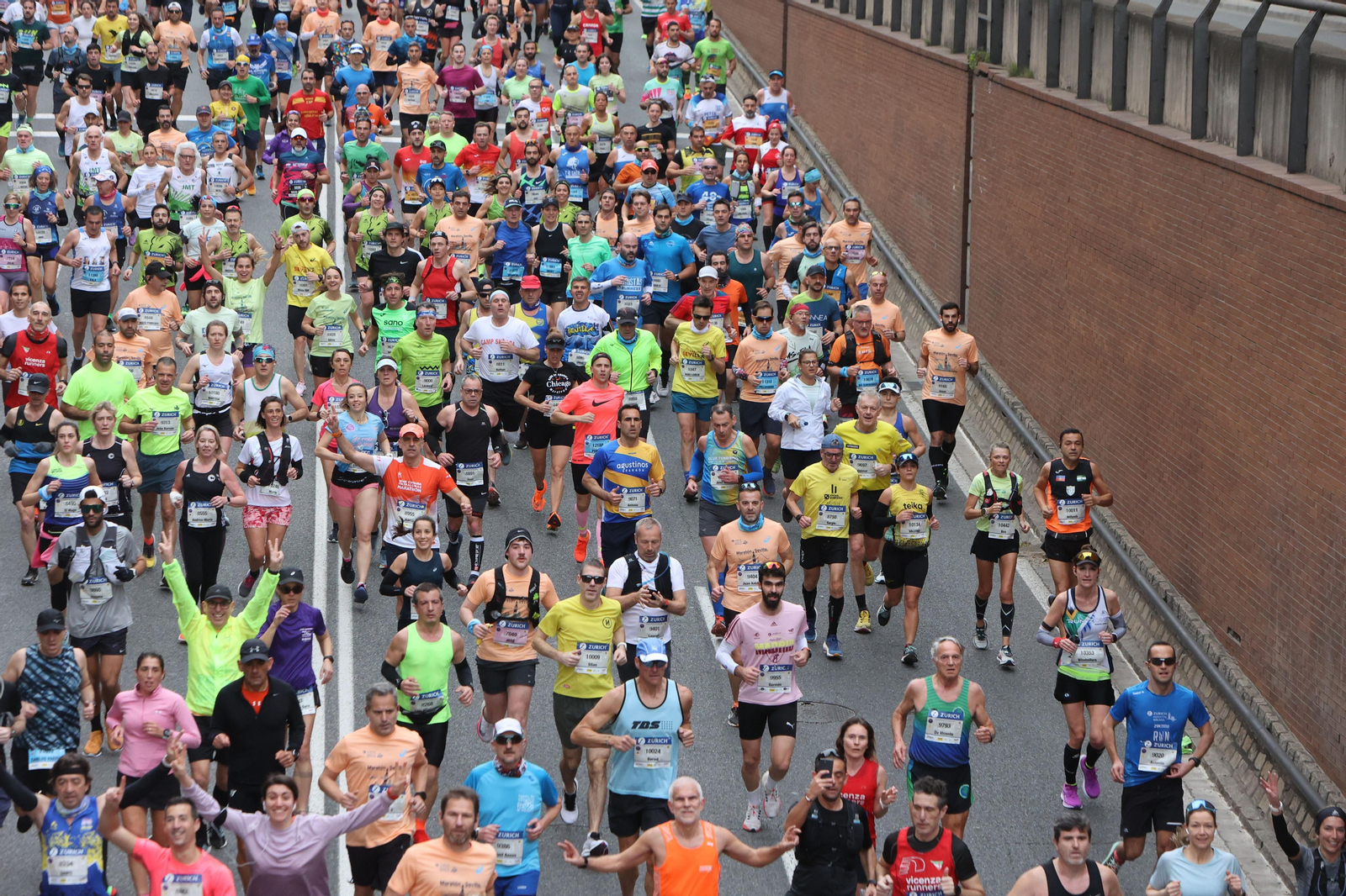 Búscate en la maratón de Sevilla 09